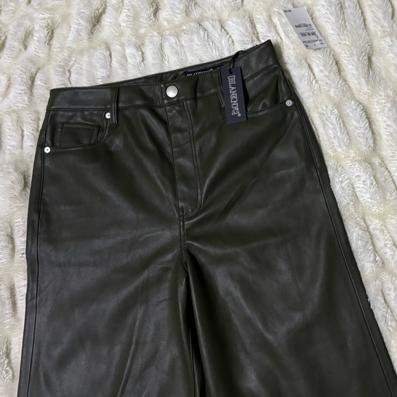 NWT BLANKNYC Women’s Franklin Faux Leather Pants - Picture 4 of 13